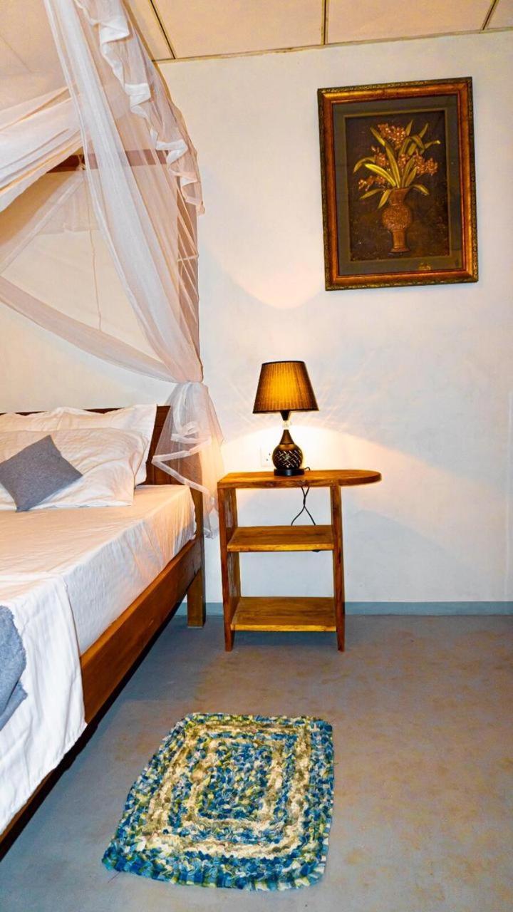 Ostello Surf Resort Ahangama Bagian luar foto